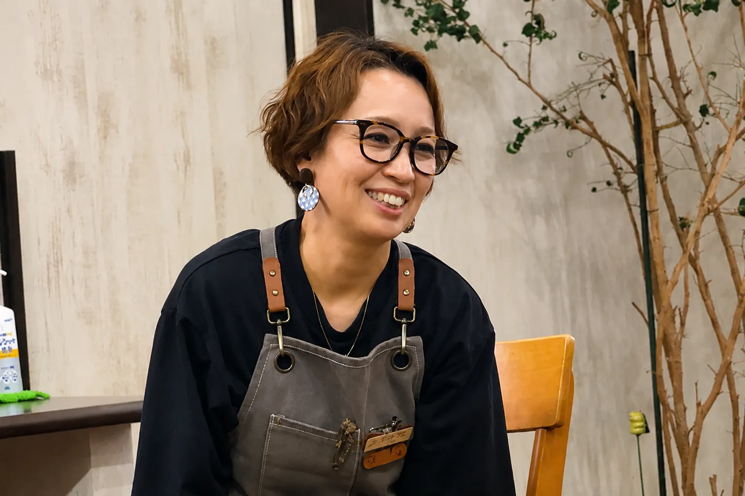 伊万里市の美容室Hair Studio JAM求人写真 笑顔のスタイリスト